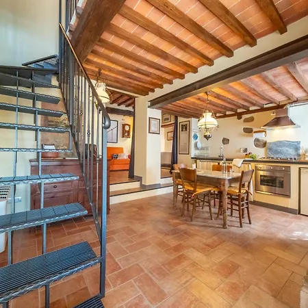 Appartamento Romantica Casina Nel Borgo Vicino Siena